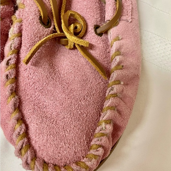 🎀Pink Suede Moccasin Slippers🎀 - Picture 5 of 14
